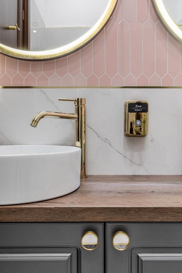 Holt Old Town Luxury Suites Βουκουρέστι Εξωτερικό φωτογραφία